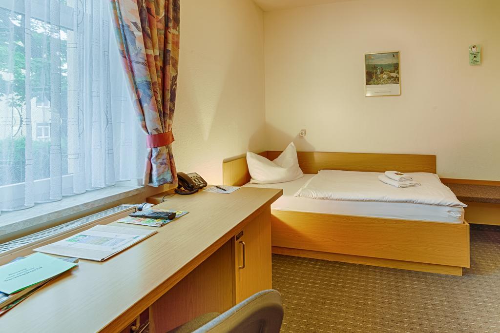 Hotel Am Galgenberg Gera Bagian luar foto